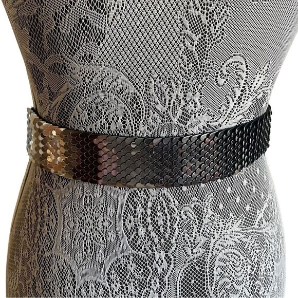 VINTAGE 70s Fish Scales Metal Belt Silver With Decorative Floral Buckle - Picture 3 of 5